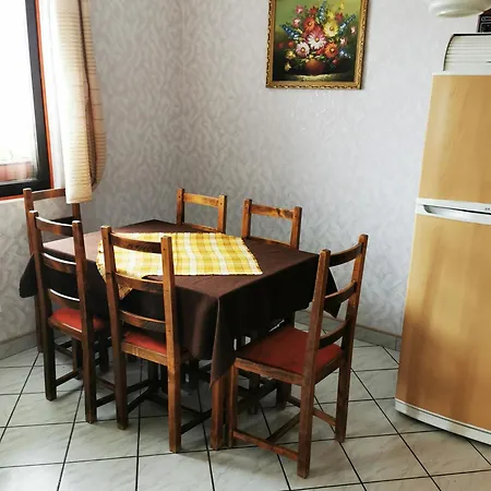 Anci Vendeghaz דירה *
